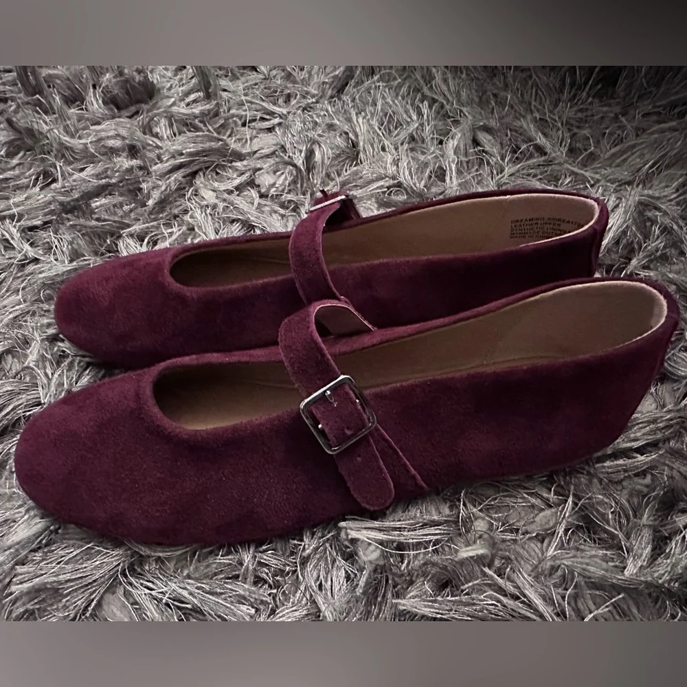 Steve Madden Dreaming-S burgundy suede
Mary Jane ballet flat Women’s 7.5 NWOB - Picture 3 of 5